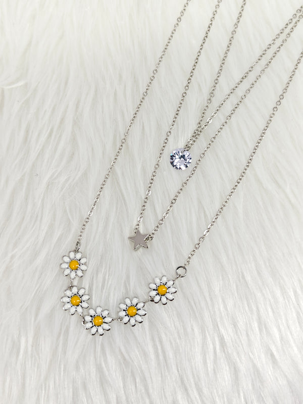 Trinity Star & Daisy Necklace